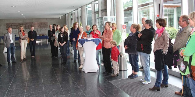 Frau Prof. Dr. Monika Reimpell bei der Eröffnungsrede der Schülerkunstausstellung der FH Meschede (Foto: BKBB | I.Seidel)