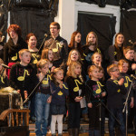 In dem Chor unter der Leitung von Musiklehrerin Elke Schroeder singen Grundschüler aus Nuttlar, Velmede und Ramsbeck mit - aber auch Kinder aus Calle. Foto: SMMP/Bock