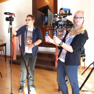 Stefanie Braun und Rafael Loerwald bei den Vorbereitungen zu den Filmaufnahmen