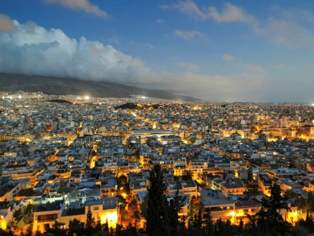 Blick über Athen. Hoffentlich können Erasmus-Praktikantinnen und -praktikanten solche Ausblicke auch ab Sommer 2021 wieder genießen. Foto: Wiebke Droege
