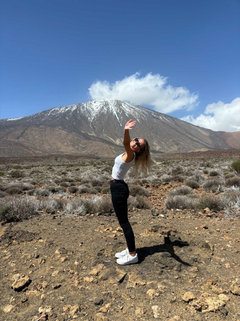 Greta Smykalla auf dem Teide, dem höchsten Berg Spaniens